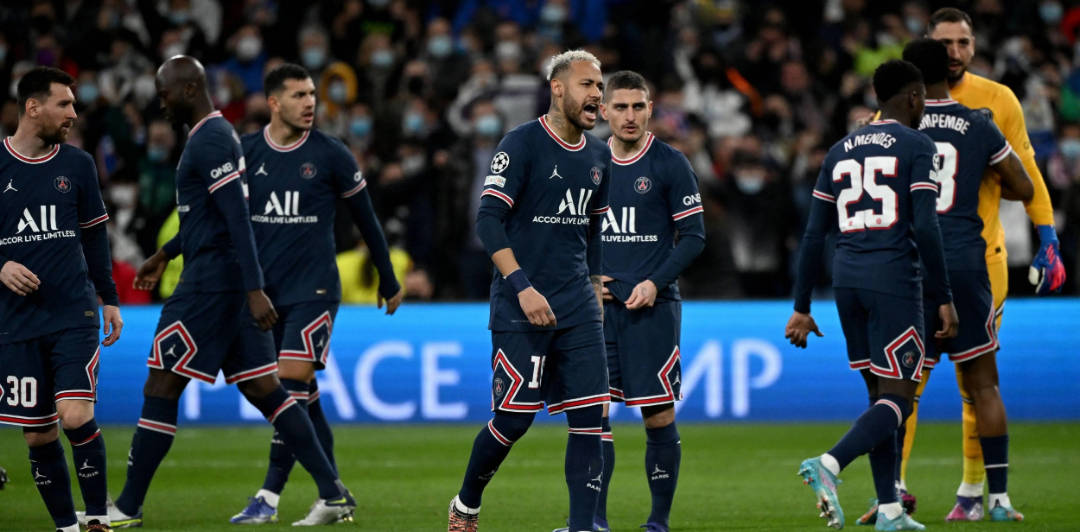 巴黎圣日耳曼主场轻松取胜，领跑积分榜的简单介绍