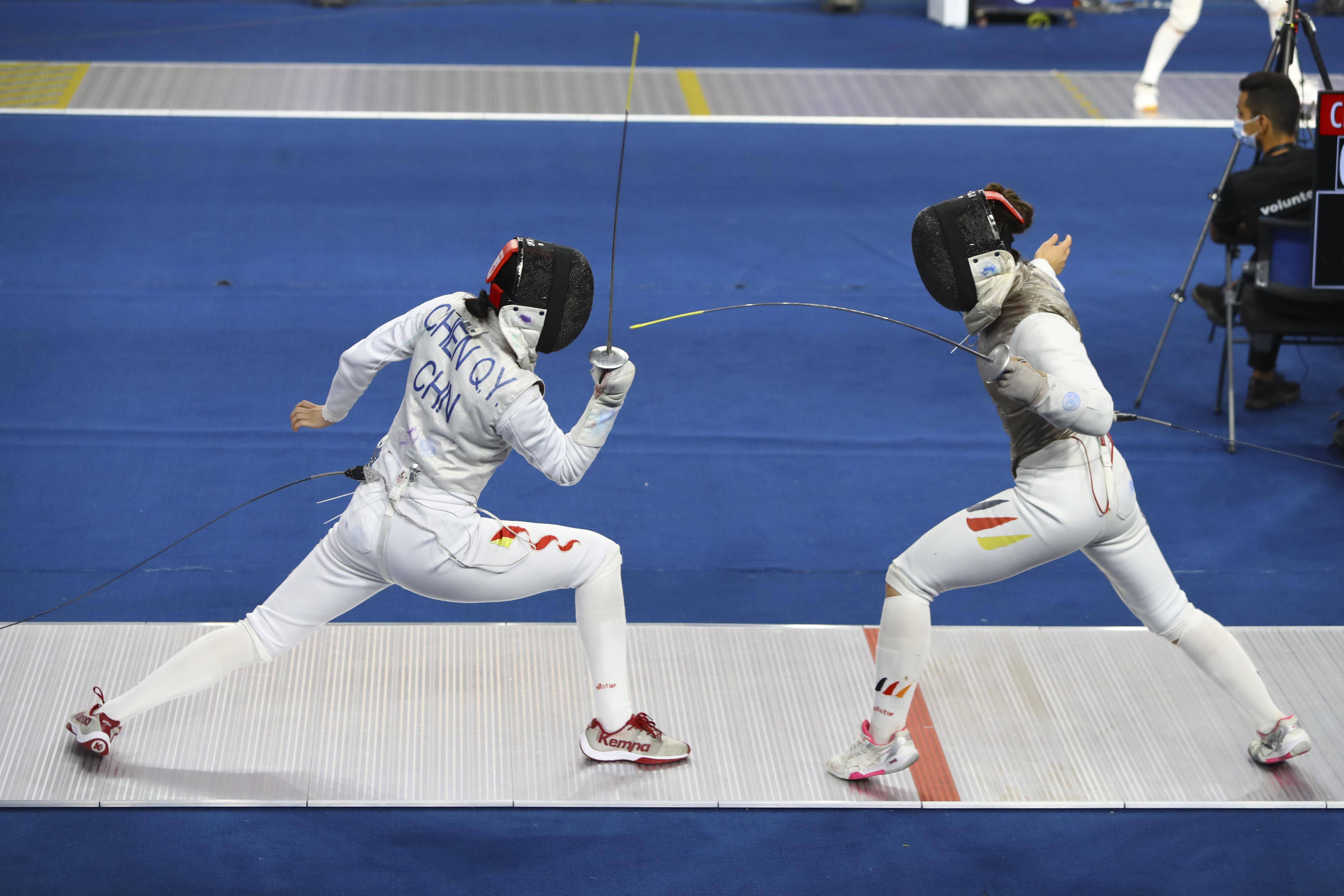 韩国击剑女将出色发挥，成功晋级八强