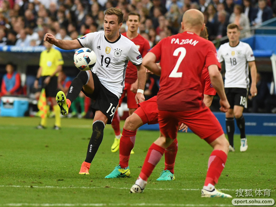 九游直播-德国队击败对手，晋级之路一片光明
